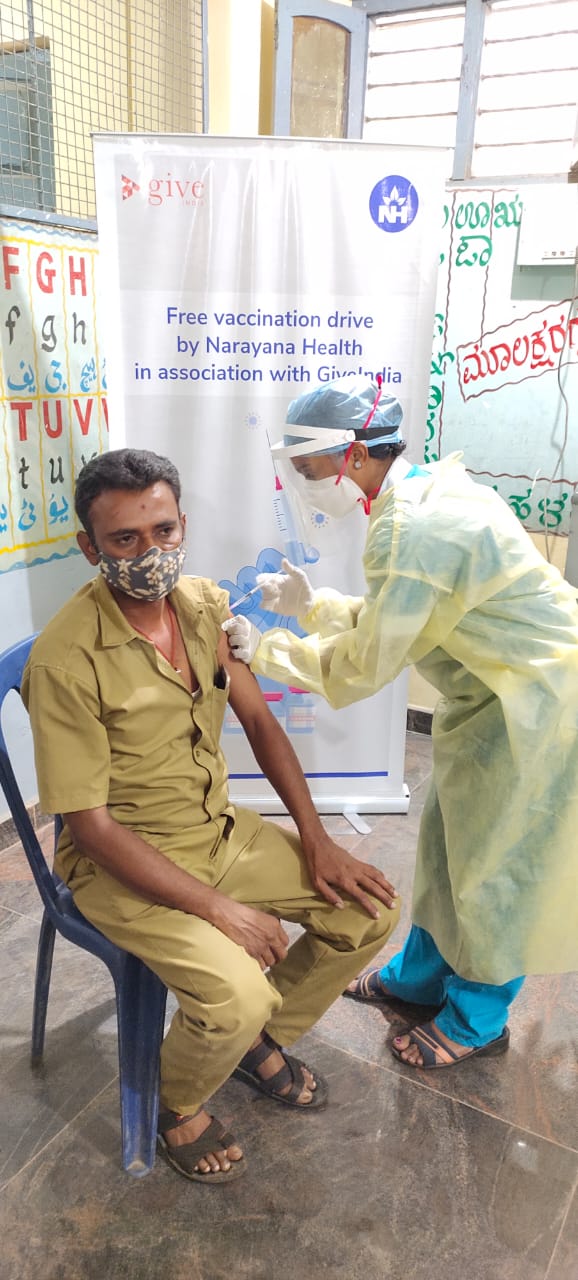 Narayana Health and GiveIndia Roll out Free COVID-19 Vaccination Drive for Migrant Labourers and the Underserved